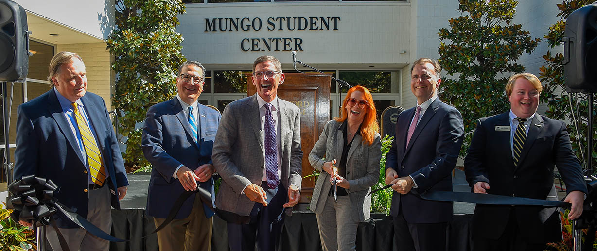 Maria and Steven Mungo’s generous gift to Wofford College supported the renovation of the Mungo Student Center. A dedication ceremony celebrating the building’s update was held Oct. 15.
